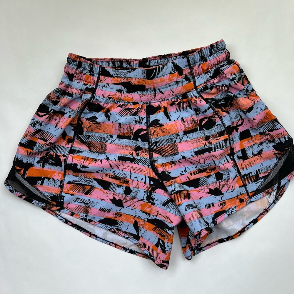 Like new! Lululemon hotty hot shorts size 2 tall
